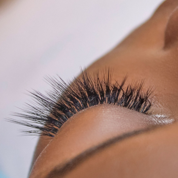 Eyelash Extensions 101: What You Need To Know.
